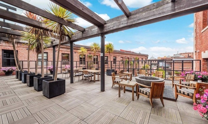 Fisherman's Wharf Apartment | Fairmont Heritage Place, Ghirardelli Square - 2 Bed 2 Bath