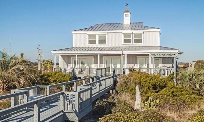 Caswell Beach House | Fairwinds by Oak Island Accommodations