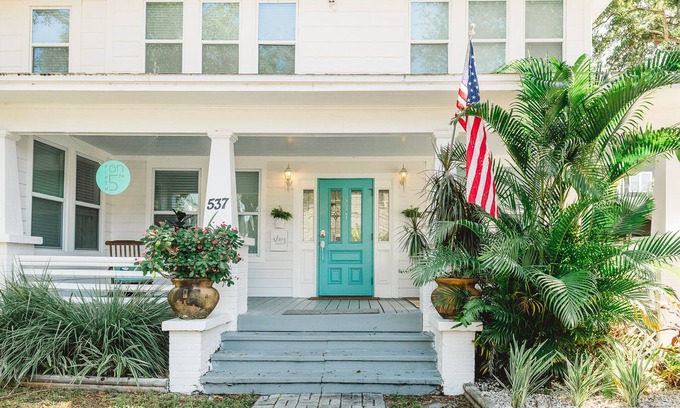 Historic Uptown House | Fall Deals! Quaint Downstairs Historic Bungalow in Downtown St Pete