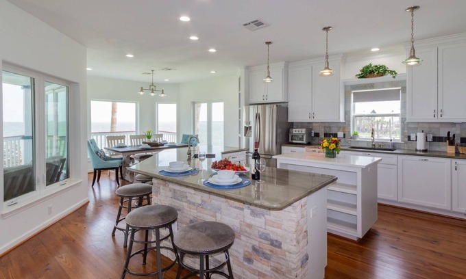 El Lago House | Fall for Galveston 20% Off