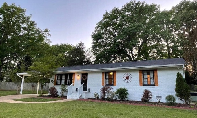 Northport House | Fall fun! Dec GRAD! Stay at Sweet T's Way!