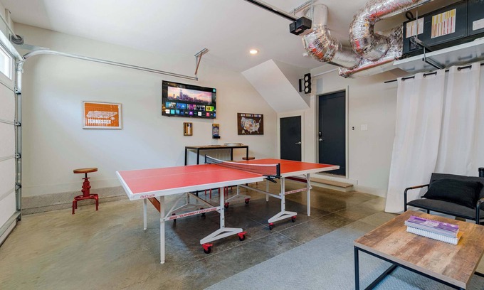 Talbot's Corner House | Fall rooftop deck, ping pong, grill near Nissan Stadium and Broadway