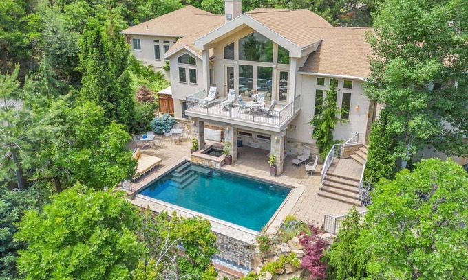 Sandy House | Fall Special! 10% off until November 21!