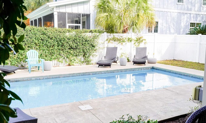Demere Park House | Fall Special! Large family home with private pool!