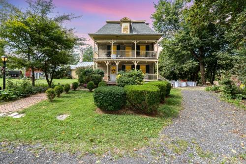 Carlisle Bed & Breakfast | Fallen Tree Farm Bed and Breakfast