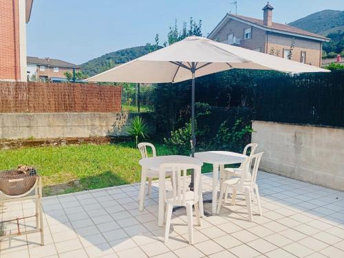 Gibaja Apartment | Familiar bajo con jardín en Gibaja