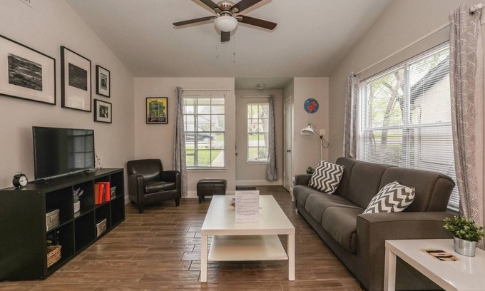 Cherry Creek House | Families/Couples | Perfect for a Home Base I