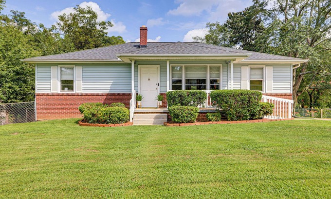 Greer House | Families Welcome, Fenced Yard: Inviting Greer Home