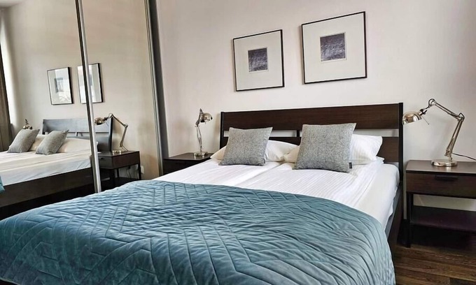 Powazki Apartment | Family Apartment with 3BR, 98m2 up to 10-12 guests