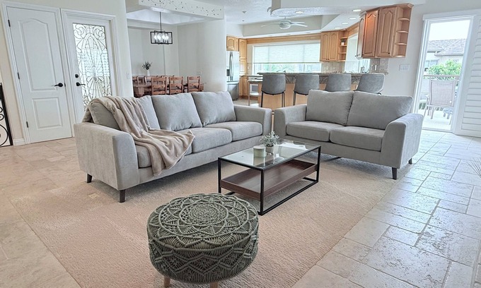 Oxnard Shores House | Family Beach House w ocean view & bonus office room