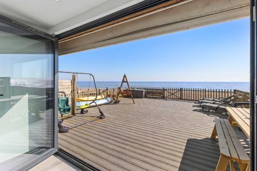 Pevensey House | Family Beachfront Bliss Sleeps 10
