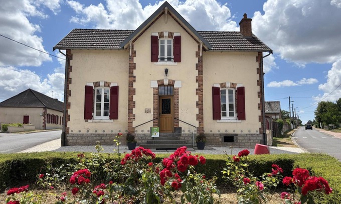 Saligny-sur-Roudon Cottage | Family cottage for 8, peaceful and comfortable