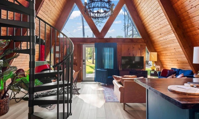 Guntersville Cabin | Family Fall Escape! A-Frame Cabin! Walk to Lake!