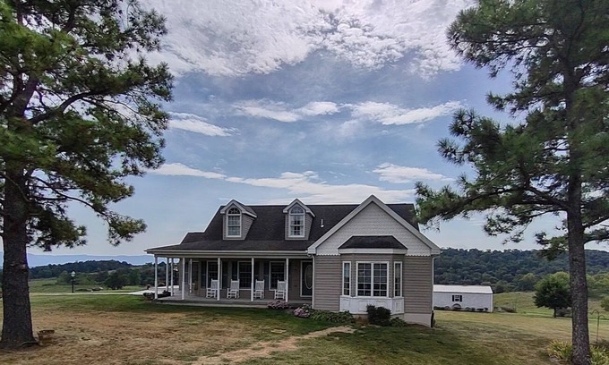 Timberville Other | Family Farm with Mountain Views
