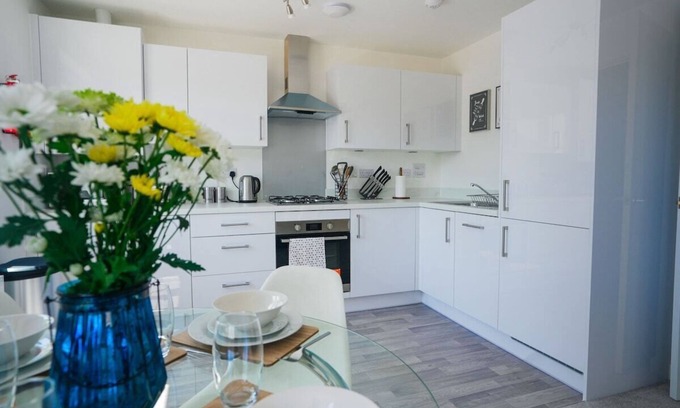 Peterborough Apartment | Family-Friendly 2BR/2BA with WiFi & Parking