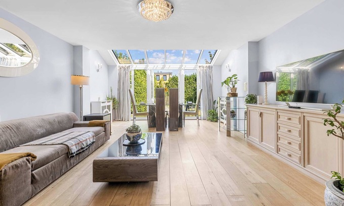 Greenhithe House | Family-Friendly 3BR | Garden Stay Near Bluewater