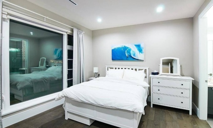 Burnaby House | Family Friendly 7 Bed Rooms house The Chateau - ST No. 00177094
