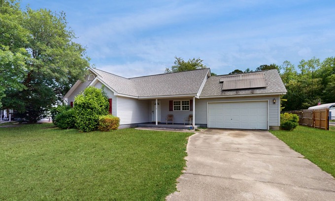 Conway House | Family-friendly charmer with bunk room, patio and firepit