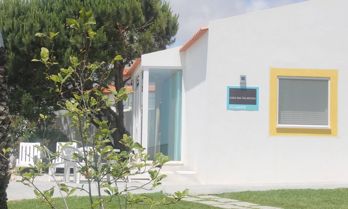 Lourinha House | Family-friendly cottage, calm, pool, beach, view, playground, central location