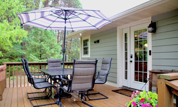 Holcombe House | Family Friendly Cozy Clean Charming and Memorable