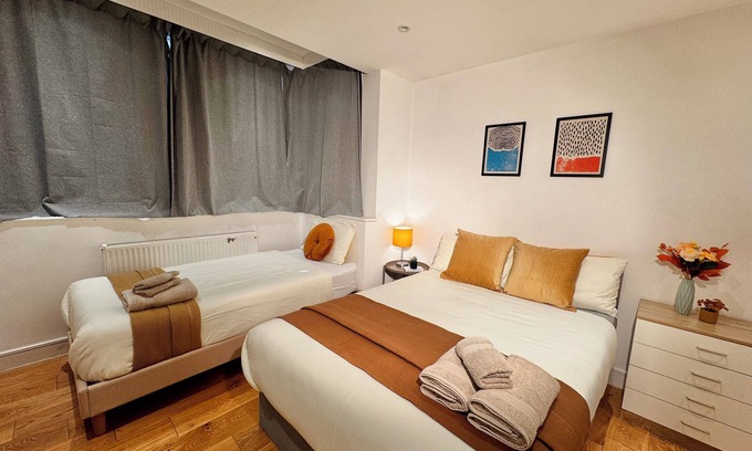 Barnhill Apartment | Family-Friendly En-suite 30min to Central London