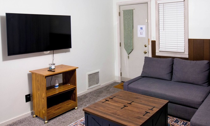 Westland House | Family-Friendly Getaway - 2BR Home Near DTW & Downtown Detroit