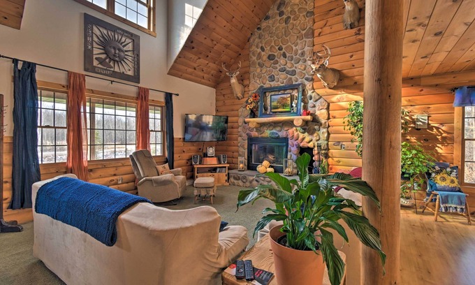 Gresham Cabin | Family-Friendly Gresham Getaway w/Game Room!