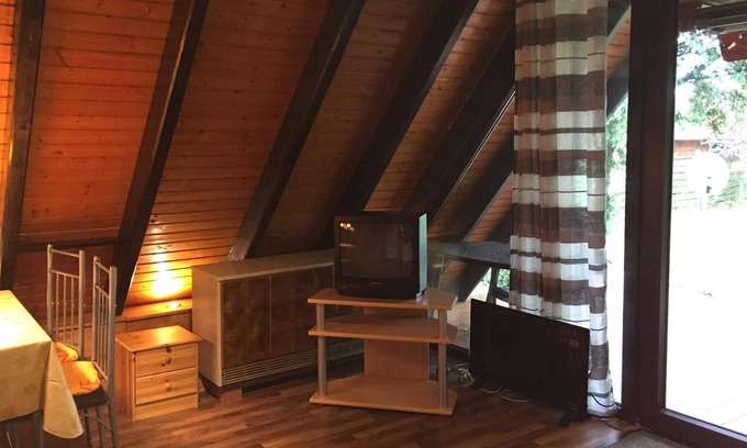 Blankenheim House | Family-friendly holiday home with a forest edge location