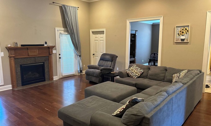 Twelve Oaks House | Family friendly home away from home