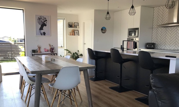 Papamoa Beach House | Family friendly home, close to the beach