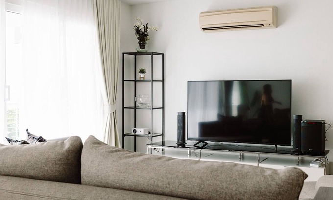 Wichit Condo | Family Friendly Luxury Pool Beachfront Penthouse, Amazing Seaview & Sunsets