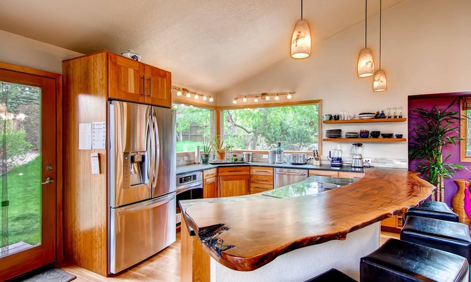 Arapahoe Ridge House | Family-Friendly Oasis 10 Minutes to Downtown Boulder
