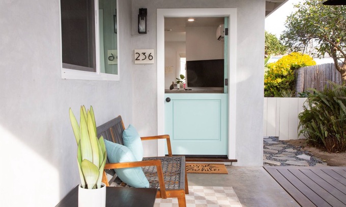 Del Mar House | Family Friendly Seahorse Cottage, a short walk to the beach!