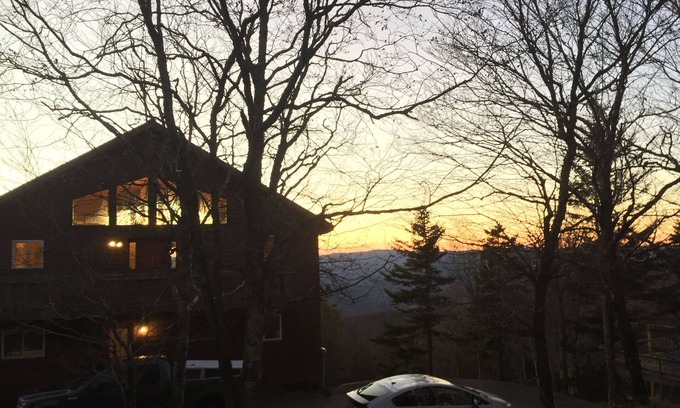 Snowshoe House | Family-friendly slice of heaven!