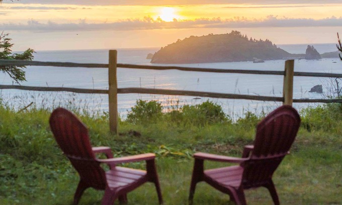Westhaven-Moonstone House | Family-friendly, waterfront home w/ocean views above Scenic Houda Point