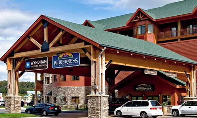Sevierville Resort | FAMILY FUN! 3 Bedroom Deluxe Wyndham Water Park Resort Wilderness at the Smokies