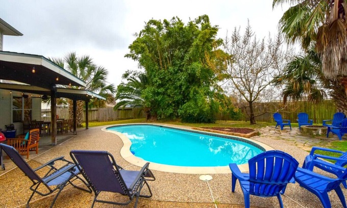 FM 1960 Apartment | Family Fun Houston Getaway w/Pool & Game Room