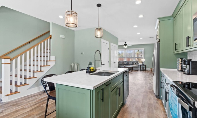 Shallotte House | Family Getaway at The Salty Escape – Brand New Guesthouse 2BR