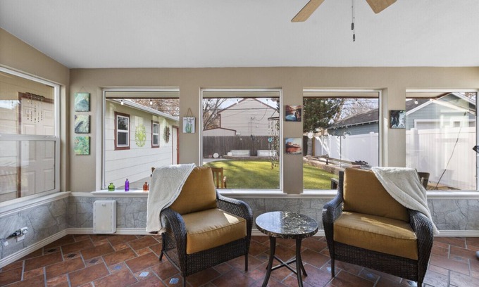 Loveland House | Family Getaway | Games & Dog Friendly Fenced Yard