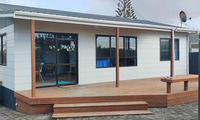 Pukehina House | Family Getaway Glenfinnan