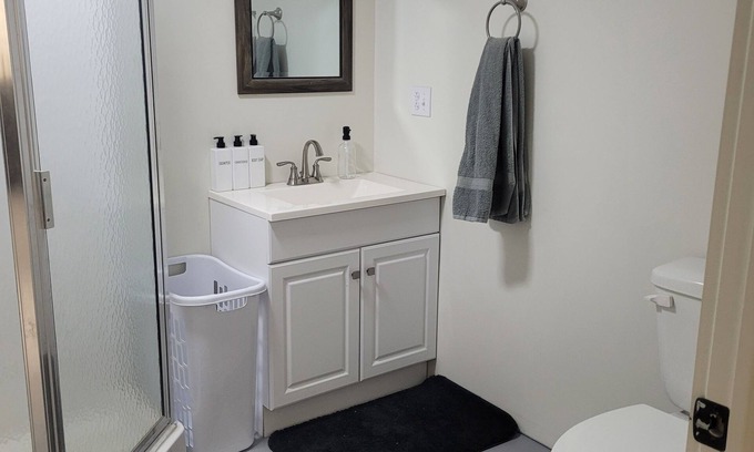 Clearville Other | Family Getaway in Breezewood with AC and Wi-Fi
