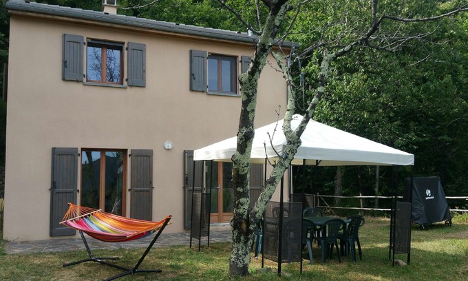 Saint-Frezal-de-Ventalon House | Family House in Cévennes - Le Chareiral
