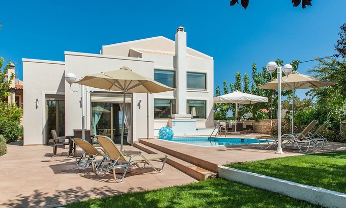 Skouloufia Villa | Family holiday villa in the countryside with sea view