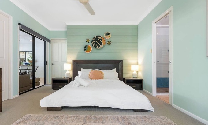 Clifton Beach House | Family home with pool 2 mins to beach & playground