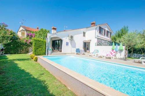 Gulici Villa | Family house with swimming pool and secluded garden - by TRAVELER tourist agency - ID 2687