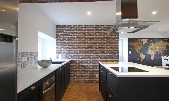 Plomb Cottage | Family house with terrace and countryside view