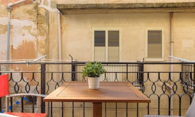 Castellammare del Golfo Apartment | Family friendly spacious 3bed apartment in Castellammare del Golfo with WiFi AC