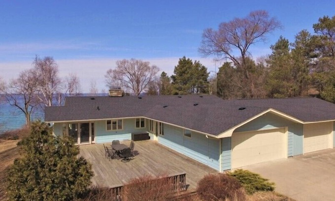 Manistee House | Family Lake Michigan Home North of Manistee