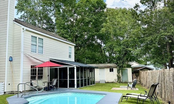 North Charleston House | Family Paradise with Pool and Firepit