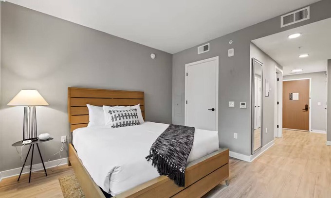 Navy Yard Hotel | Family & Pet Friendly Getaway | 4 Units | Near Top Attractions & Landmarks